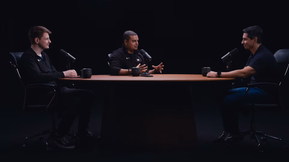 Gravação do episódio 001 do podcast, mesa redonda em estúdio